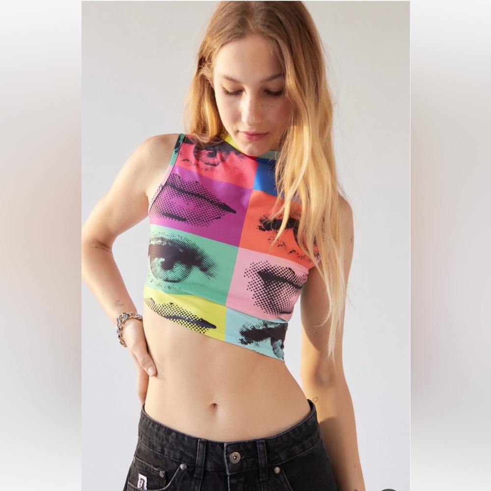 NWT UO Eyes and Lips Tank Top Graphic Shirt Sz M